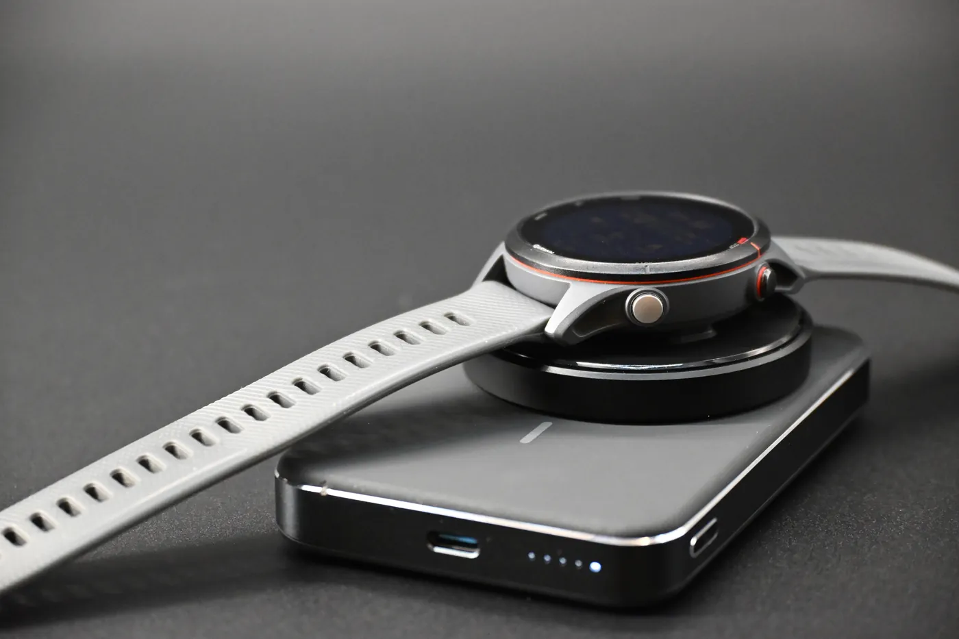 Charging a Garmin watch from a wireless power bank